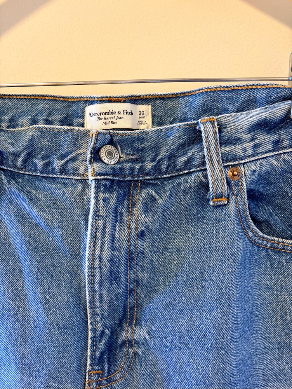 Abercrombie Mid Rise Barrel Jeans - 33/16s - Picture 4 of 6